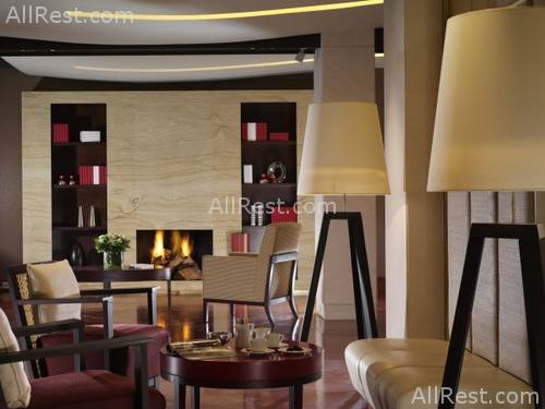 Amphitryon Hotel 9